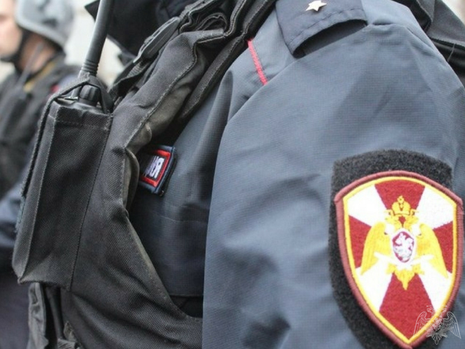 В Липецке сотрудники вневедомственной охраны Росгвардии задержали лицо, находящееся в федеральном розыске