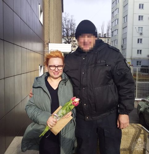 В Липецке сотрудники ОМОН поздравили матерей и вдов погибших сослуживцев  с Международным женским днем   