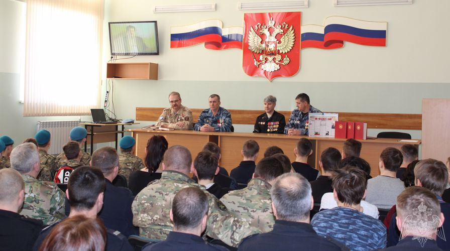 Сотрудники спецподразделений Управления Росгвардии по Липецкой области встретились с ветеранами - участниками боевых действий в Афганистане