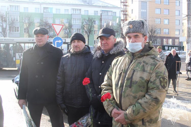В Липецке представители Росгвардии  почтили память павших воинов в боевых действиях на территории Афганистана