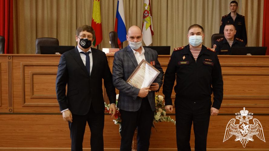 Начальник Управления Росгвардии по Липецкой области поздравил сотрудников государственного контроля и лицензионно-разрешительной работы с профессиональным праздником