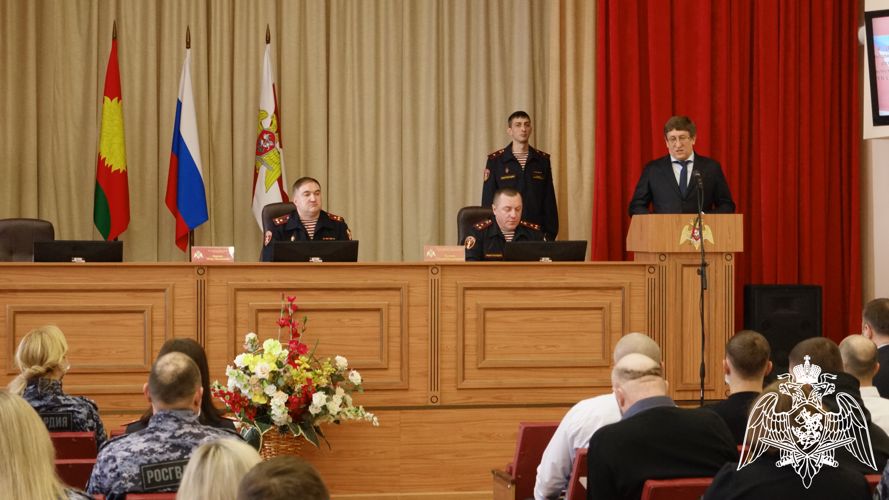 Начальник Управления Росгвардии по Липецкой области поздравил сотрудников государственного контроля и лицензионно-разрешительной работы с профессиональным праздником