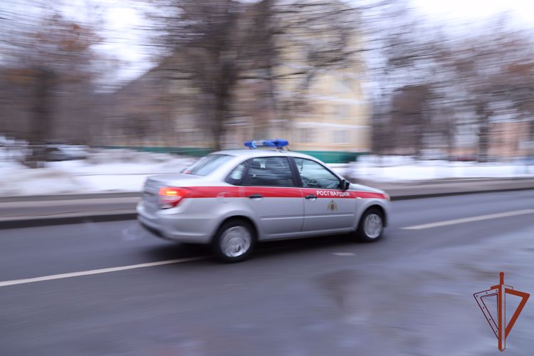 В Липецке росгвардейцы задержали подозреваемого в угоне автомобиля