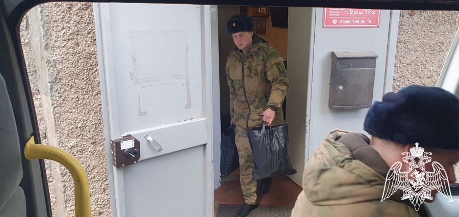 Росгвардейцы собрали новую партию гуманитарной помощи