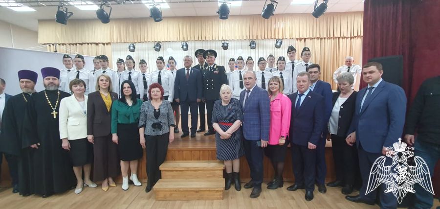 Сотрудники Управления Росгвардии приняли участие в церемонии посвящения в кадеты