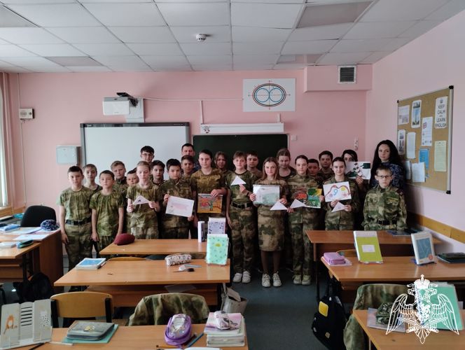 Липецкие росгвардейцы провели урок мужества для учеников кадетской школы №23 имени С.В. Добрина
