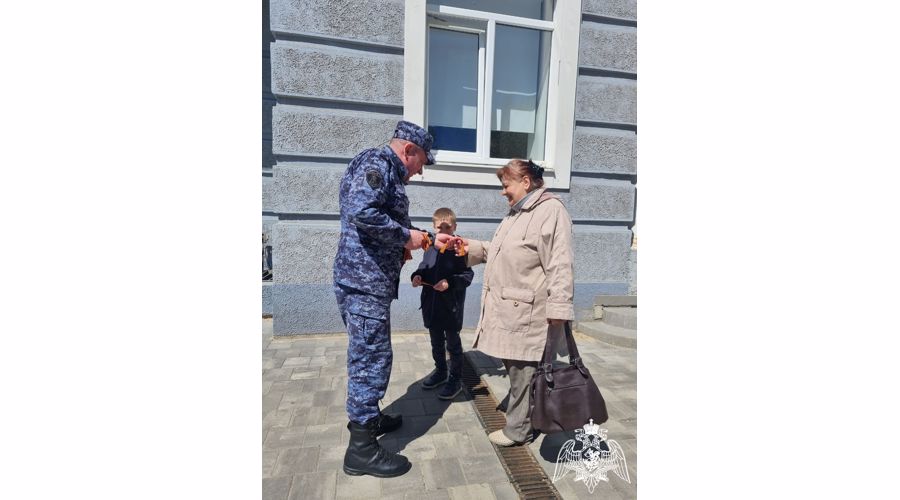 К акции «Георгиевская лента» присоединились липецкие росгвардейцы