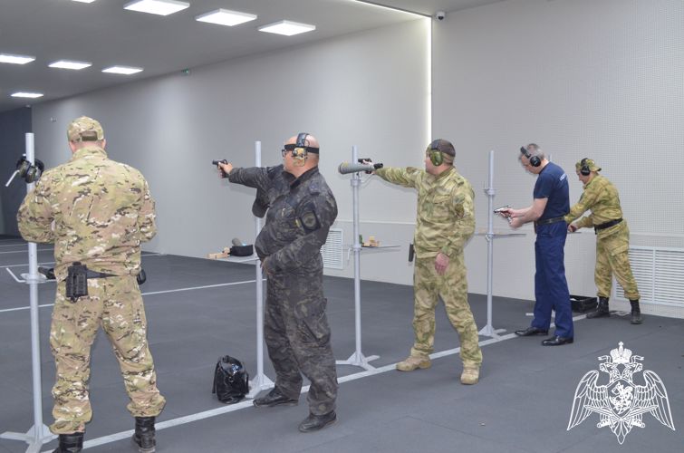 В Липецке росгвардейцы приняли участие в соревнованиях по стрельбе среди силовых подразделений