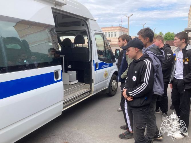 Липецкий ОМОН открыл свои двери для студентов «Общероссийского молодежного движения Народный Фронт»