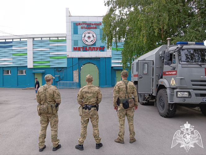 В ЛИПЕЦКЕ СОТРУДНИКИ РОСГВАРДИИ ОБЕСПЕЧИЛИ ПРАВОПОРЯДОК НА ФУТБОЛЬНОМ МАТЧЕ 