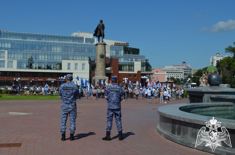 Росгвардия обеспечила общественный порядок на массовых мероприятиях по случаю Дня ВМФ в Липецке