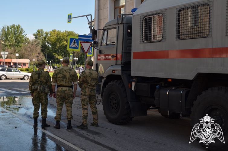Росгвардия обеспечила общественный порядок на массовых мероприятиях по случаю Дня ВМФ в Липецке