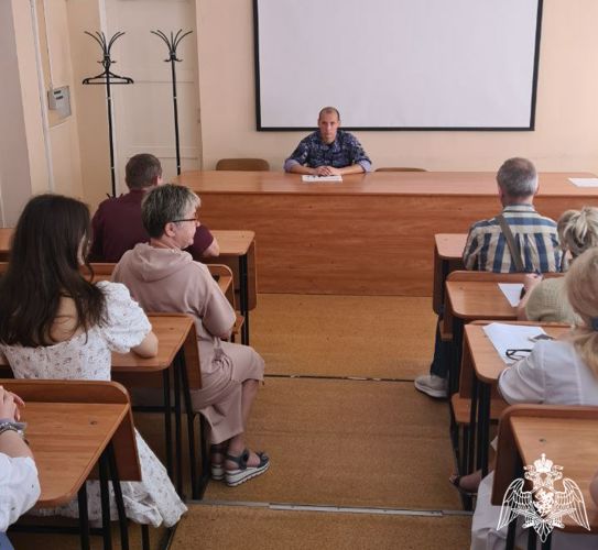 Росгвардейцы в Липецком институте провели занятие по антитеррористической защищенности