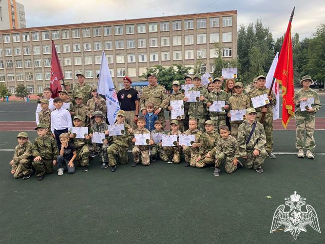 Военнослужащий Росгвардии стал почетным гостем на торжественном построении в военно–спортивном клубе «Риф»