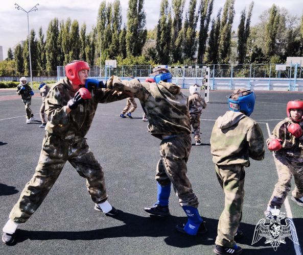 Росгвардейцы посетили детский военно-спортивный клуб