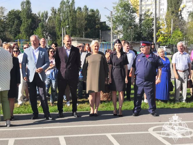 Липецкие росгвардейцы приняли участие в торжественных линейках, посвященных Дню знаний