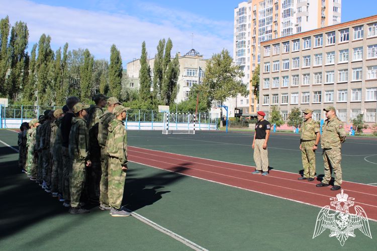 Росгвардейцы посетили детский военно-спортивный клуб