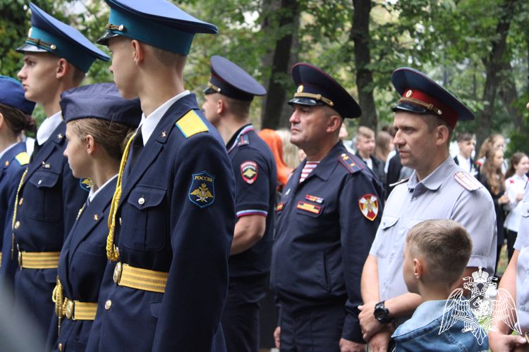 В Липецке росгвардейцы приняли участие в митинге, посвященном дню солидарности в борьбе с терроризмом