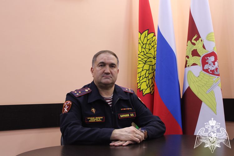 Начальник Управления Росгвардии по Липецкой области полковник полиции Игорь Баранов поздравил женщин – военнослужащих, сотрудниц и гражданских служащих ведомства с международным женским Днем