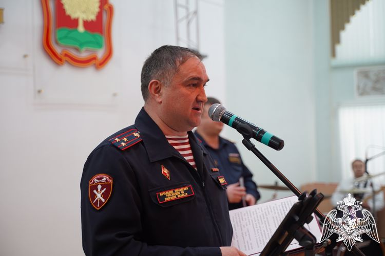 Начальник Управления Росгвардии по Липецкой области поздравил руководство, сотрудников и ветеранов УМВД с профессиональным праздником