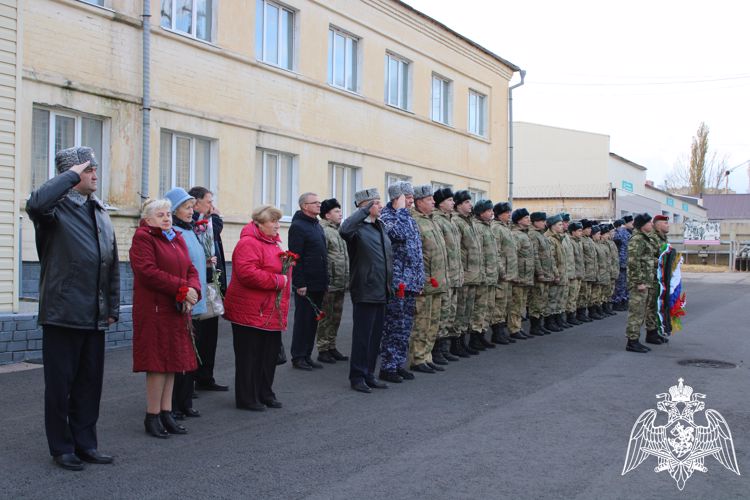 В Липецке росгвардейцы почтили память погибших бойцов войск правопорядка
