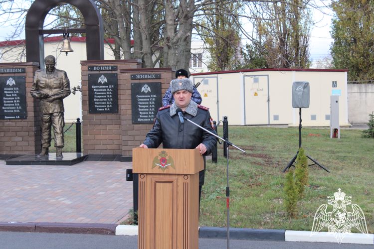 В Липецке росгвардейцы почтили память погибших бойцов войск правопорядка