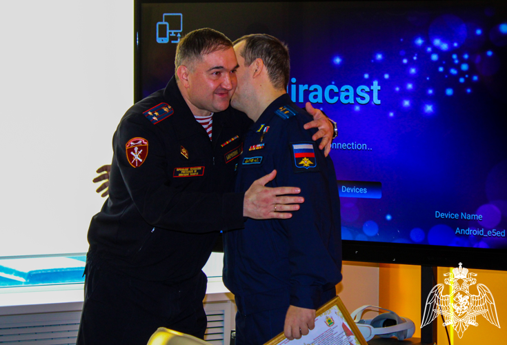  Начальник Управления Росгвардии по Липецкой области поздравил с Днем Героев Отечества жителей области, удостоенных высшего звания Героя Отечества