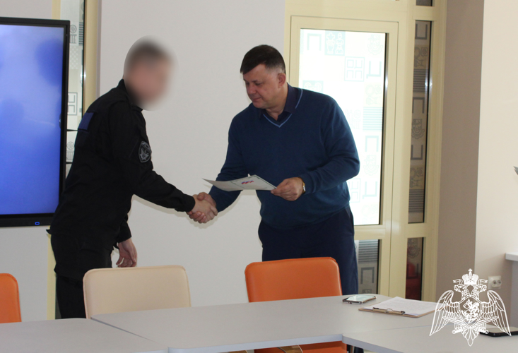 Липецким росгвардейцам вручили сертификаты по работе с БПЛА