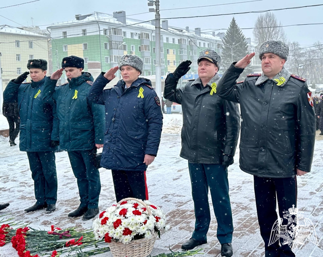 В Липецке росгвардейцы приняли участие в торжественном мероприятии, посвященном 80-летию освобождения Ленинграда