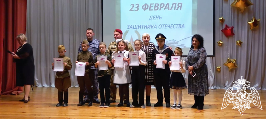 В Липецке сотрудники Росгвардии приняли участие в оценке конкурса патриотической песни