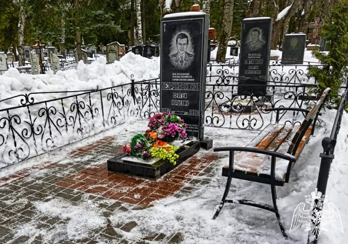 В Липецке сотрудники СОБР Управления Росгвардии почтили память погибшего товарища