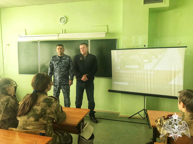 В Липецке росгвардейцы провели урок мужества, посвященный дню вывода советских войск из Афганистана