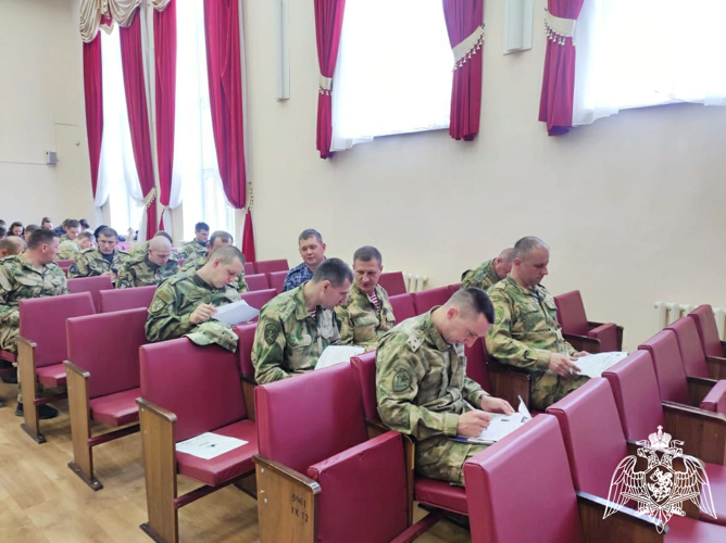Липецкие росгвардейцы приняли участие в «Диктанте Победы»
