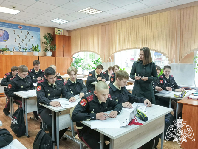 Липецкие росгвардейцы приняли участие в «Диктанте Победы»