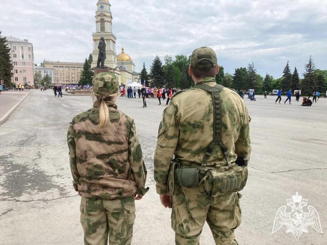 Росгвардия обеспечила безопасность легкоатлетической эстафеты в Липецке