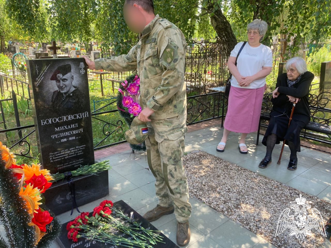 В Липецке сотрудники ОМОН Управления Росгвардии почтили память боевых товарищей