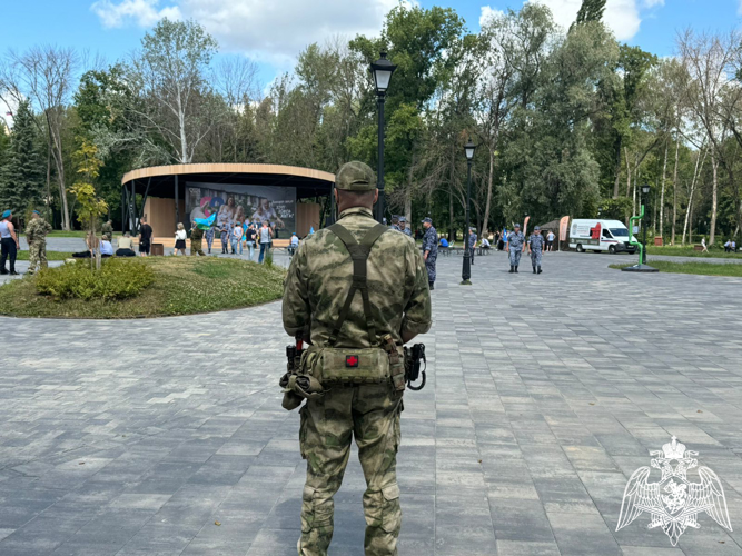 В Липецке Росгвардия обеспечила безопасность во время проведения мероприятий, посвященных Дню Воздушно-десантных войск 