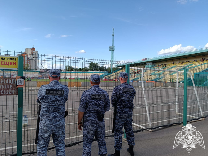 Липецкие Росгвардейцы обеспечили правопорядок на футбольном матче 