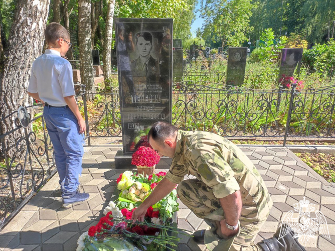 В Липецке сотрудники Росгвардии почтили память Героев России Эдуарда Белана и Андрея Теперика