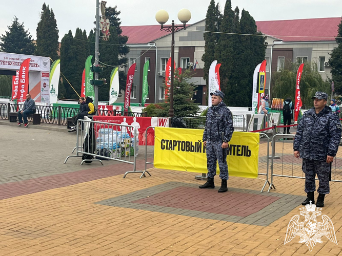 Росгвардия обеспечила правопорядок на футбольном матче и на 3-ем сельском полумарафоне «Тербунский Рубеж»