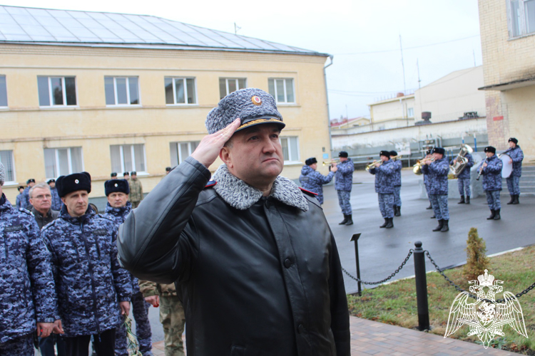 В Липецке росгвардейцы почтили память погибших бойцов войск правопорядка