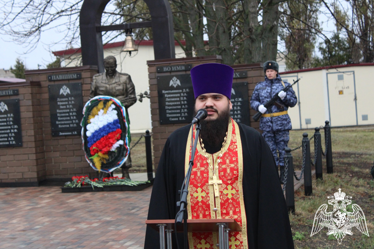 В Липецке росгвардейцы почтили память погибших бойцов войск правопорядка