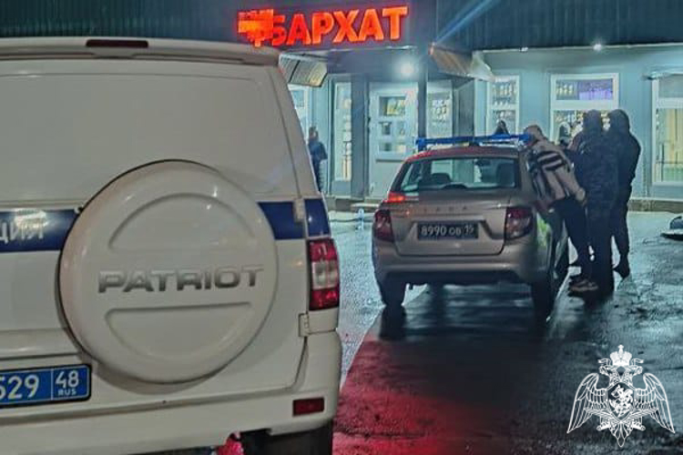 В Липецке росгвардейцы задержали граждан устроивших стрельбу (Видео)