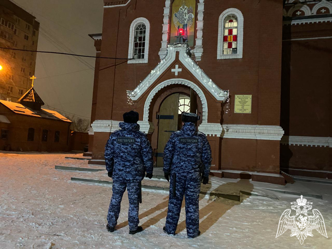 Росгвардия приняла участие в обеспечении правопорядка и общественной безопасности в период празднования Рождества Христова в Липецке