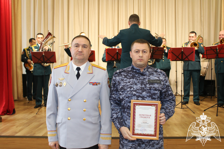             ​ НАЧАЛЬНИК РЕГИОНАЛЬНОГО УПРАВЛЕНИЯ РОСГВАРДИИ ПОЗДРАВИЛ СОТРУДНИКОВ ГОСУДАРСТВЕННОГО КОНТРОЛЯ              ​ И ЛИЦЕНЗИОННО-РАЗРЕШИТЕЛЬНОЙ РАБОТЫ              ​ С ПРОФЕССИОНАЛЬНЫМ ПРАЗДНИКОМ