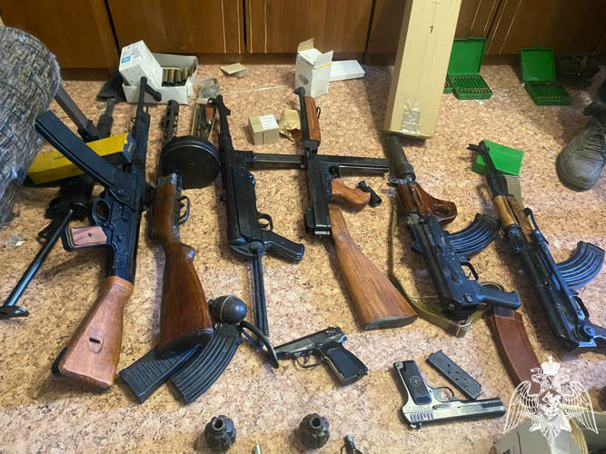 В Липецке при силовой поддержке Росгвардии задержан подозреваемый в незаконной переделке оружия и изготовлении боеприпасов