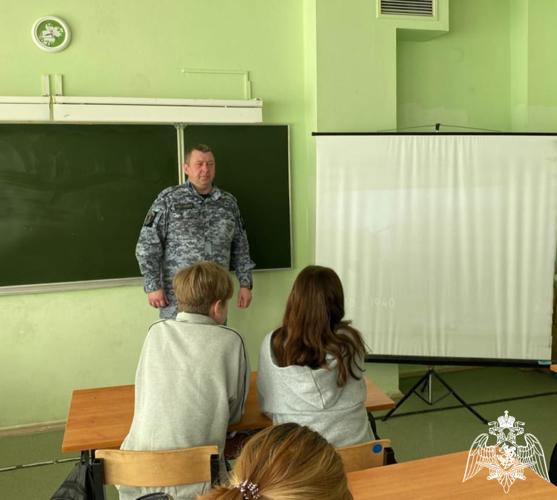 Росгвардейцы провели урок мужества «День моряка-подводника»