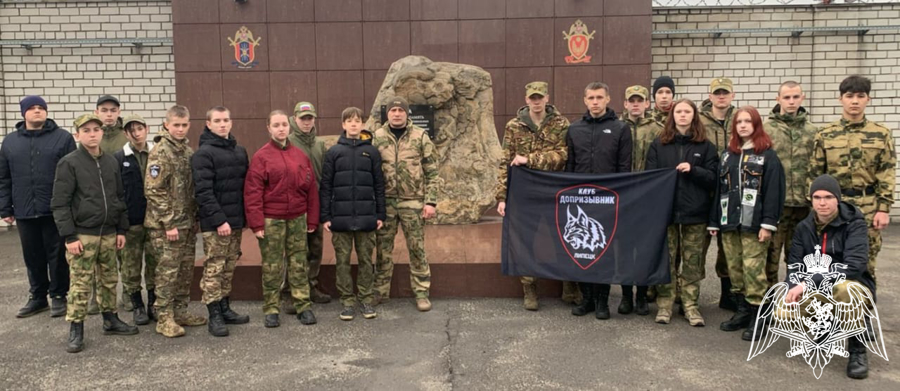 Липецкий ОМОН организовал познавательную экскурсию для клуба «Допризывник»