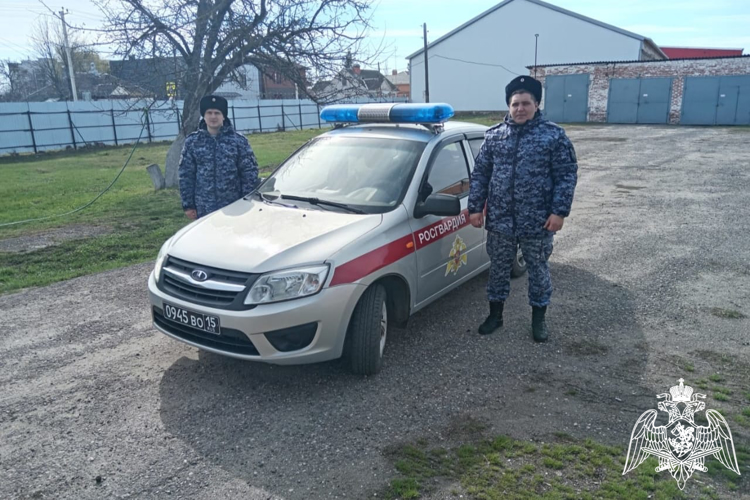 В Усмани росгвардейцы вернули домой потерявшегося мальчика