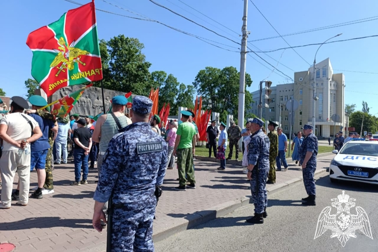Липецкие росгвардейцы обеспечили охрану общественного порядка в День пограничника